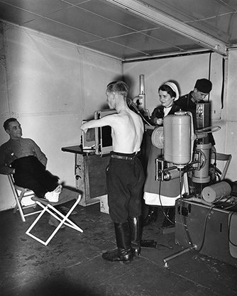 Examination of a Volhynia German settler in Lodz, 1940