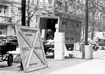 Berlin, emigrating Jews, moving van, 1939 